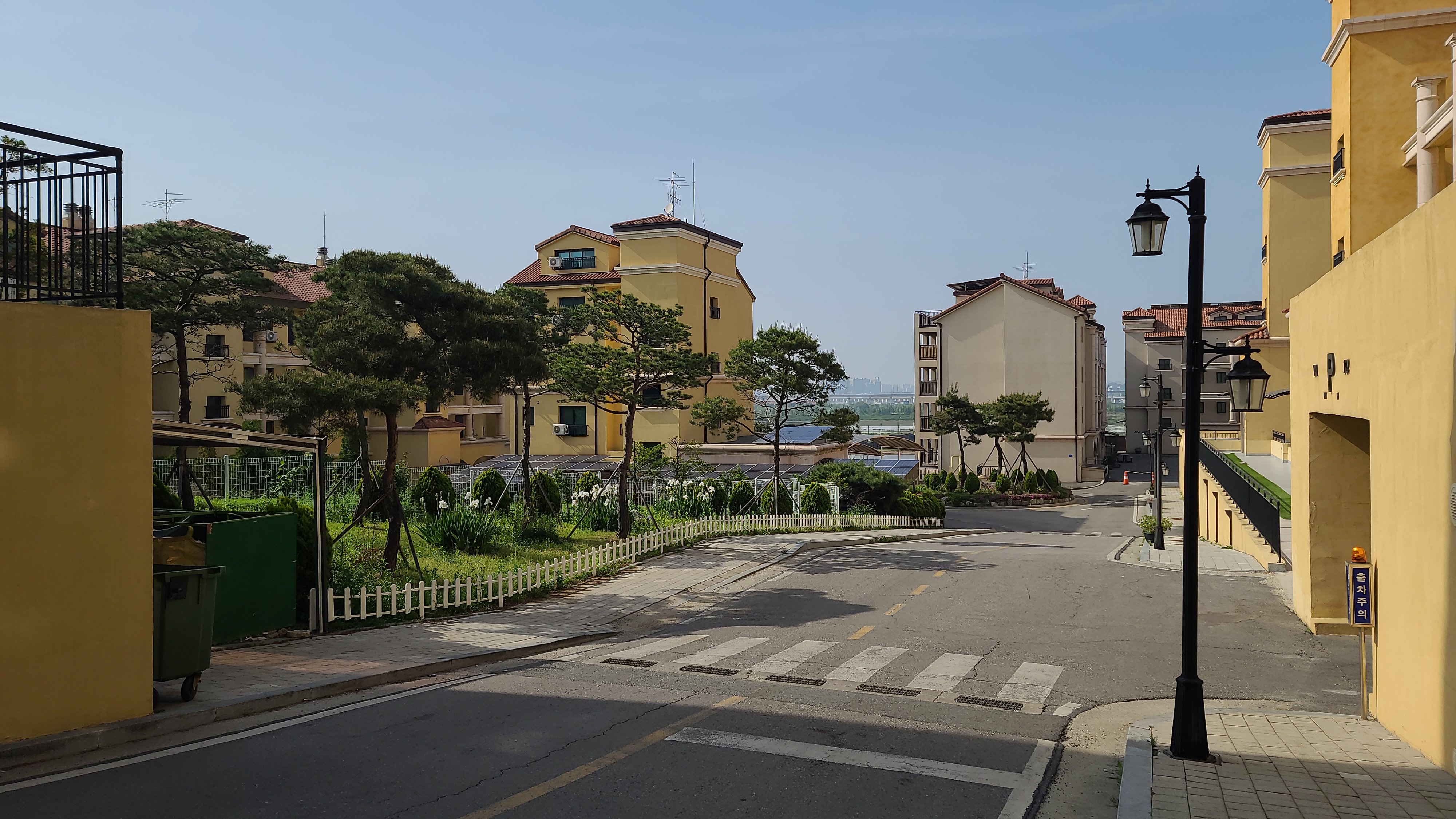 π‘ 4BR / 2BA Home | Huge Terrace | 5 mins to Yoon Gate